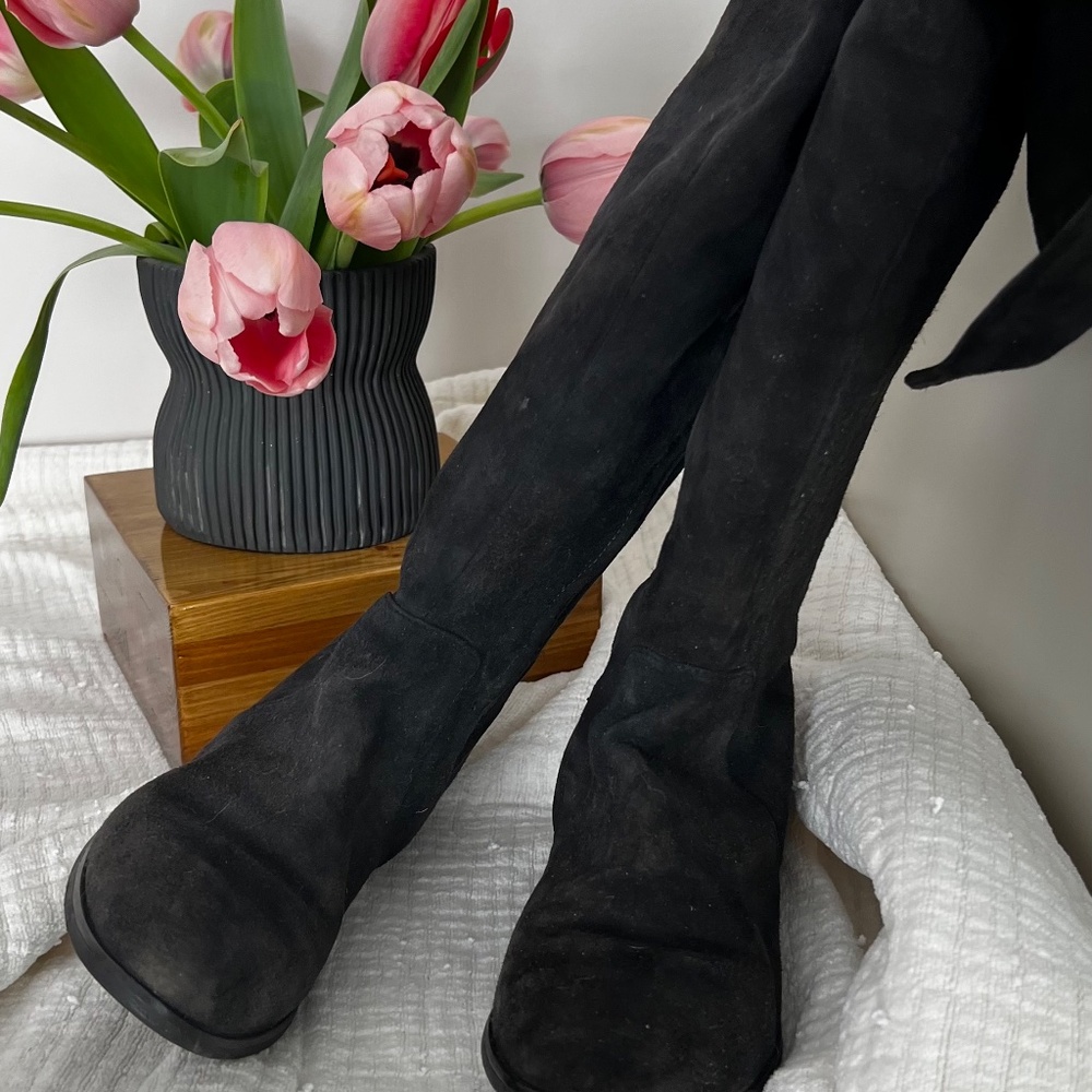 Boots - Picture 4 of 5